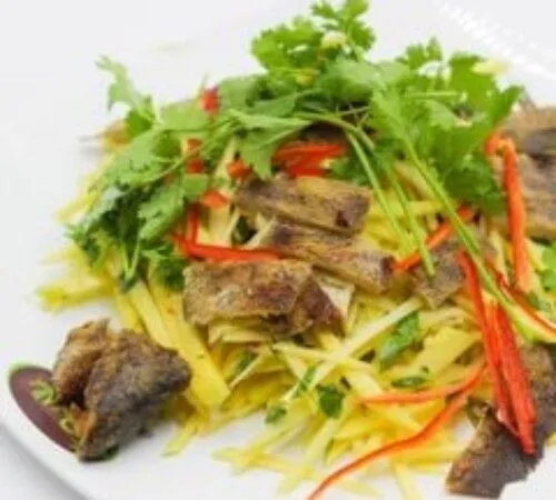 Gỏi Xoài Khô Cá Sặc